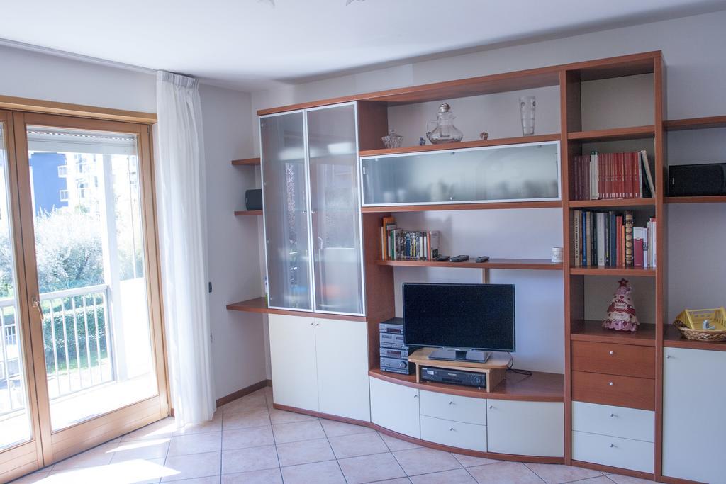 Appartamento Lombardi Riva del Garda Szoba fotó